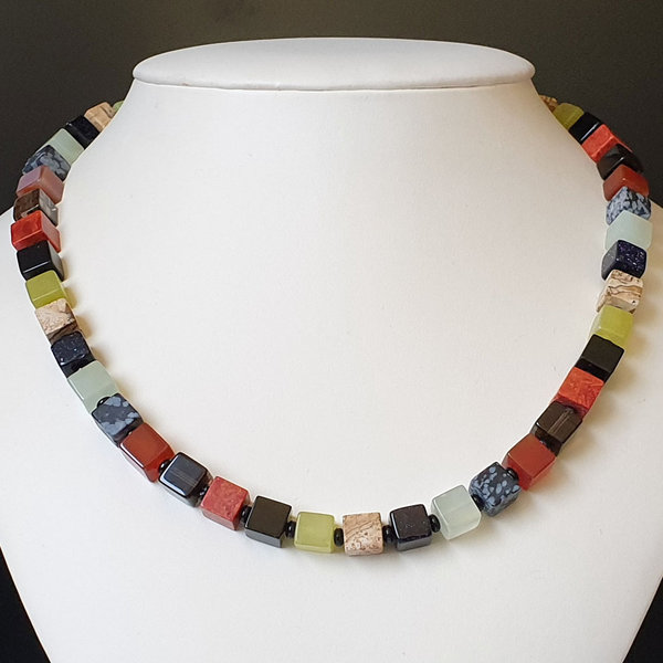 Halskette - beautiful large necklace with mixed stones